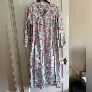 Lanz of Salzburg flannel nightgown - size medium - 54 inch floor length